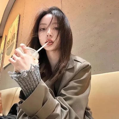 在大雪封闭的山庄里